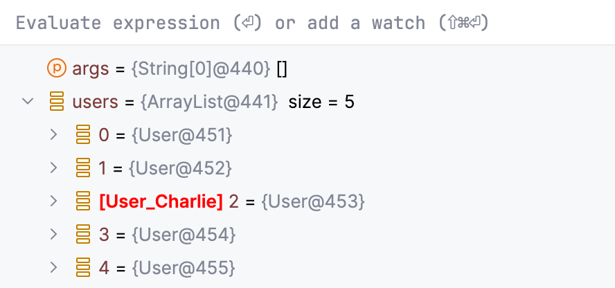 Pestaña Variables mostrando un array de objetos User, con uno de ellos marcado con una etiqueta de depuración que dice User_Charlie