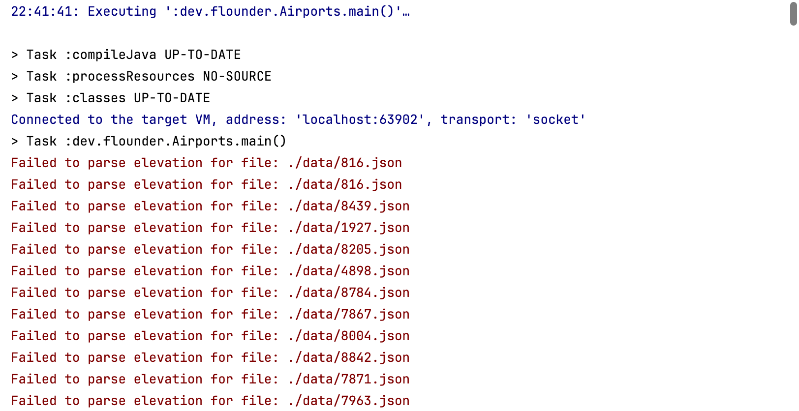 La consola muestra la salida de la aplicación junto con la lista de errores