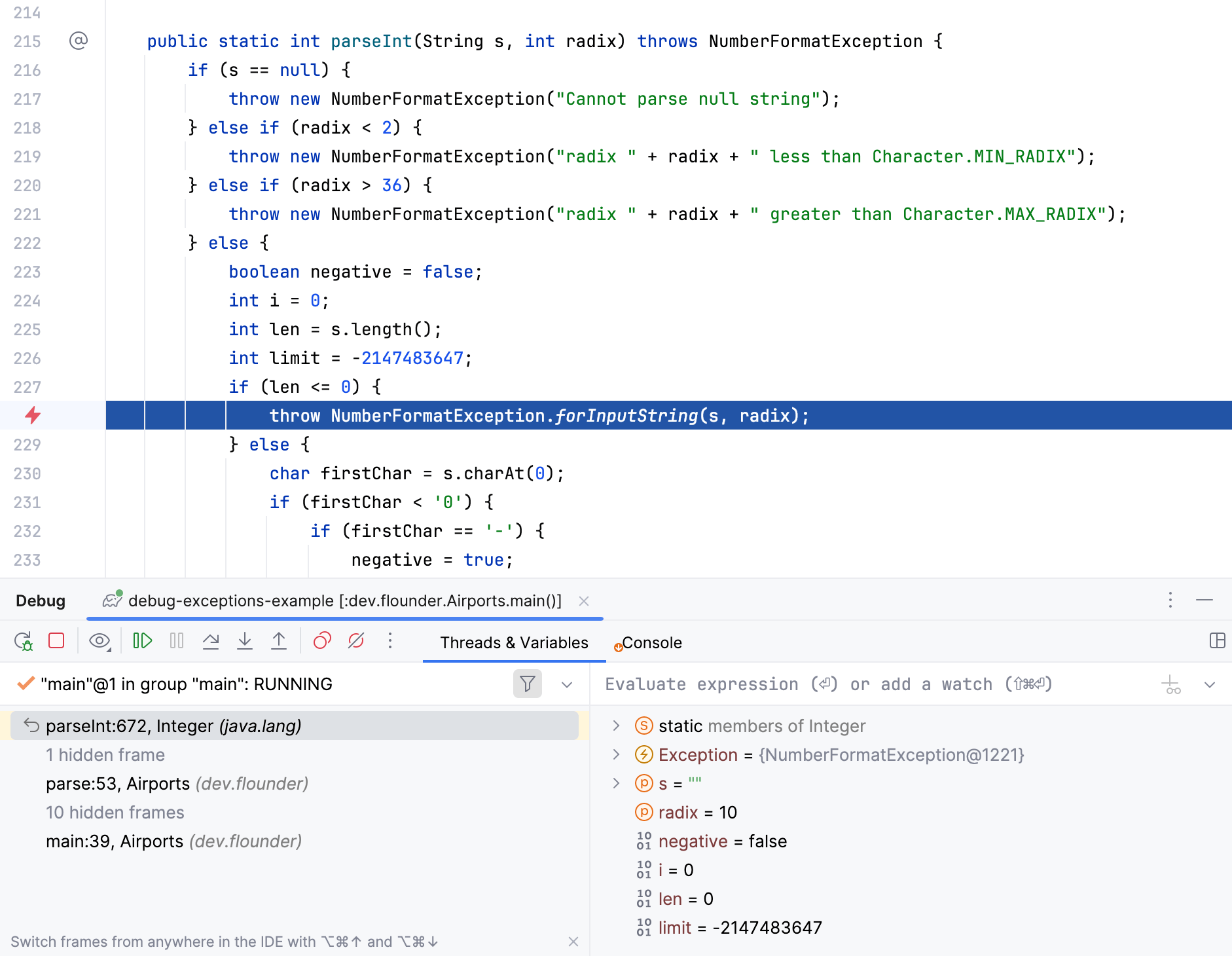 Uma linha destacada indica que o breakpoint funcionou e o programa foi suspenso